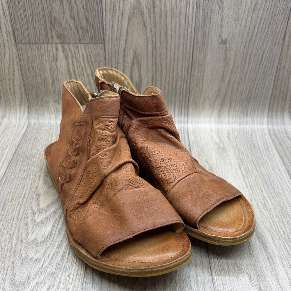 Miz Mooz Tan Leather Open-Toe Sandals
